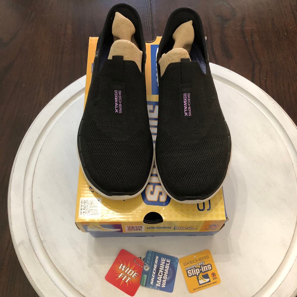 Skechers Go Walk 6 Slip-ins Women's Size 6.5 Wide Fit Black & Lavendar 124569W